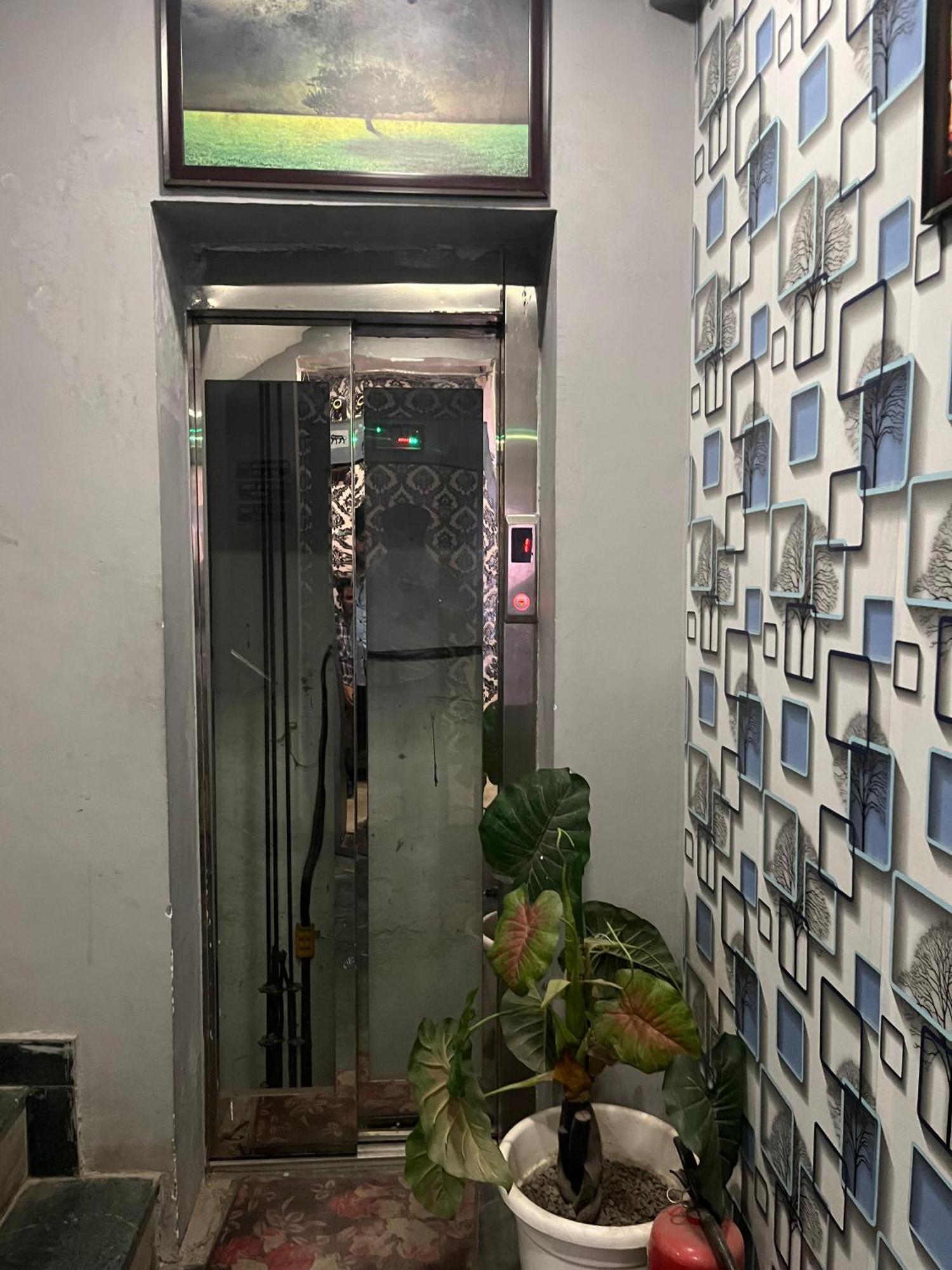 Blu Bell - Near Saket Metro Bed & Breakfast *